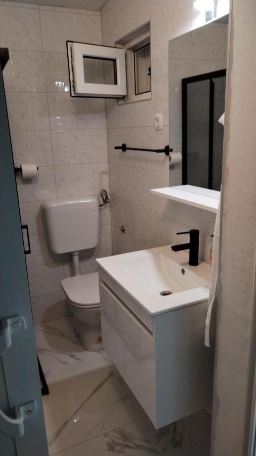 Studio Apartment Bosko Novalja Ngoại thất bức ảnh